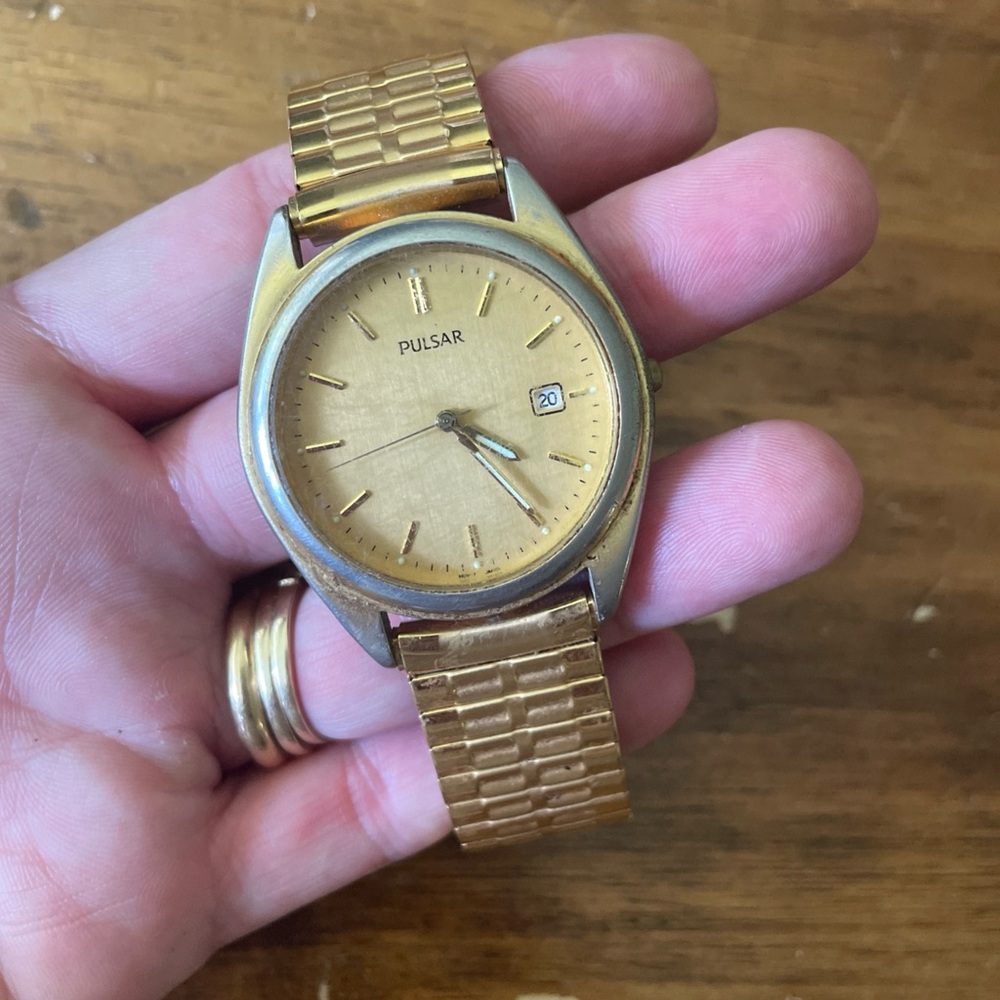 Vintage Mens PULSAR V732-X004 Wristwatch W/ Date Gold Tone Japan Movt.
